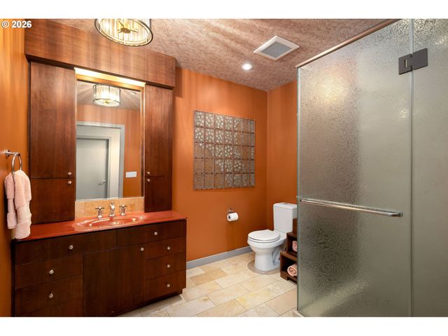 836 S CURRY St 102, Portland, OR 97239