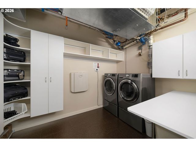 836 S CURRY St 102, Portland, OR 97239