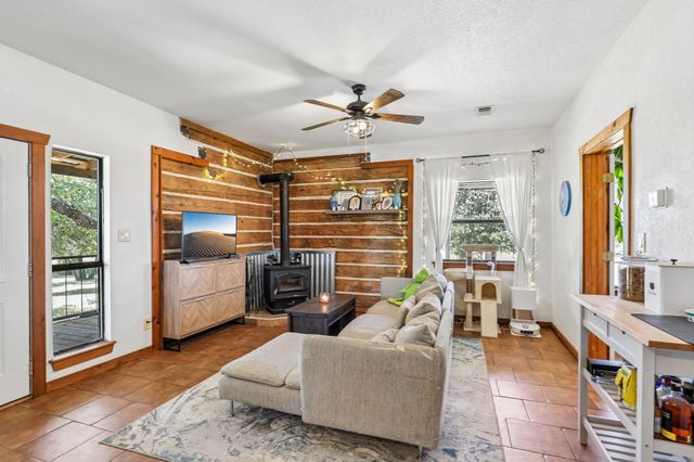 194 County Road 3825, Bridgeport, TX 76426