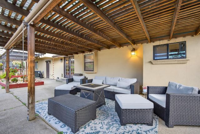 8380 Chili Hill Rd, Newcastle, CA 95658