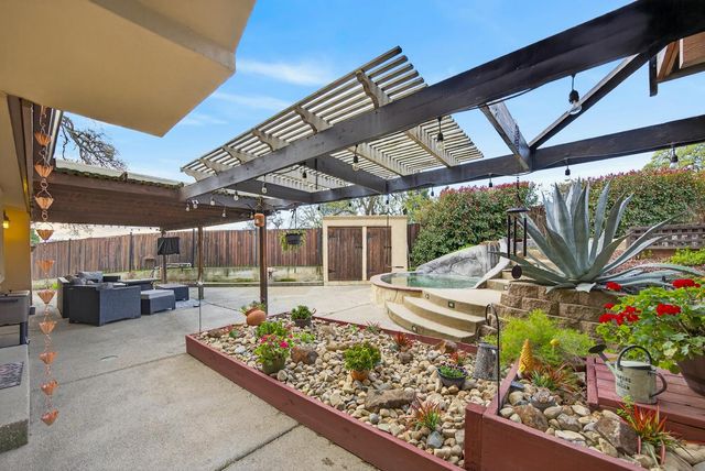 8380 Chili Hill Rd, Newcastle, CA 95658