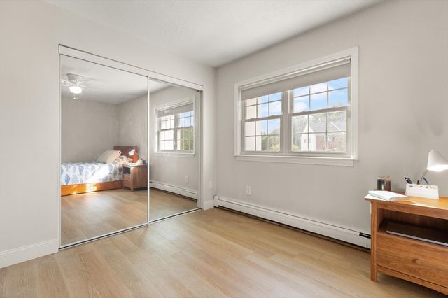 6 Chapel Hill Dr 9, Plymouth, MA 02360