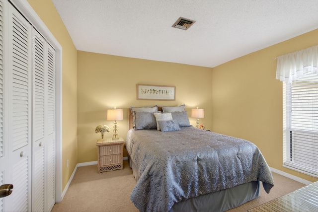17 SE Turtle Creek Drive D, Jupiter, FL 33469