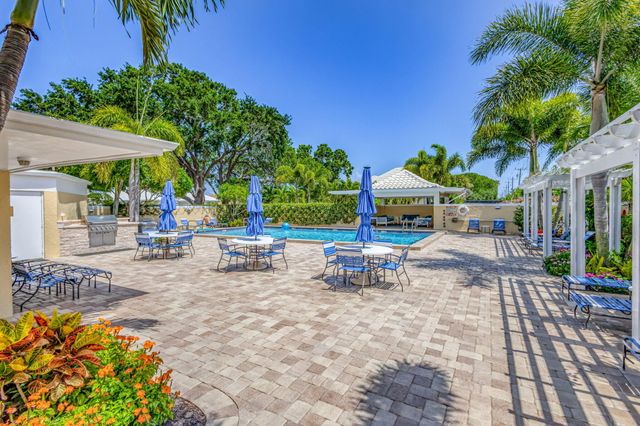 17 SE Turtle Creek Drive D, Jupiter, FL 33469