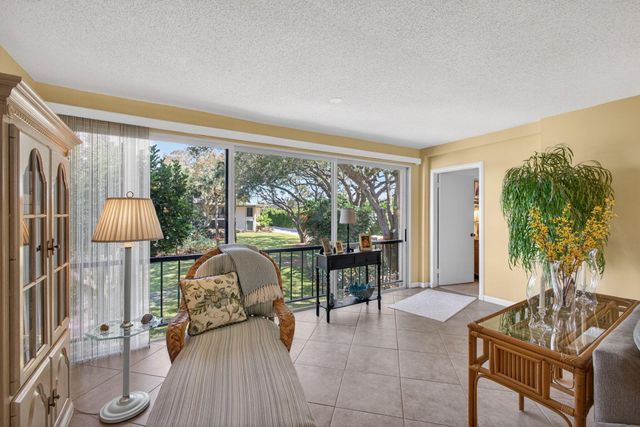 17 SE Turtle Creek Drive D, Jupiter, FL 33469