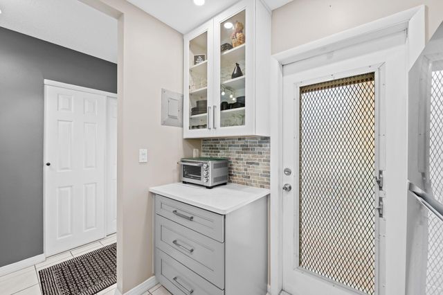 4331 NW 16th Street 202, Lauderhill, FL 33313