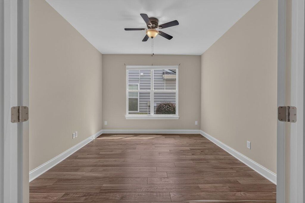 Image 12 of property listing at 220 Tupelo Lake Drive, Summerville, SC 29486