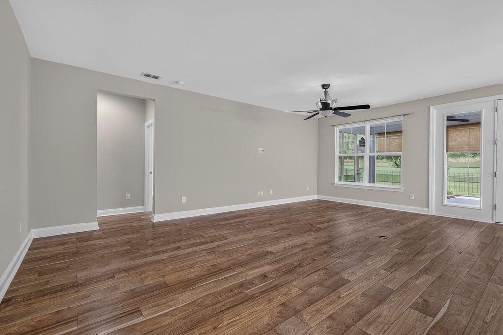 Image 16 of property listing at 220 Tupelo Lake Drive, Summerville, SC 29486