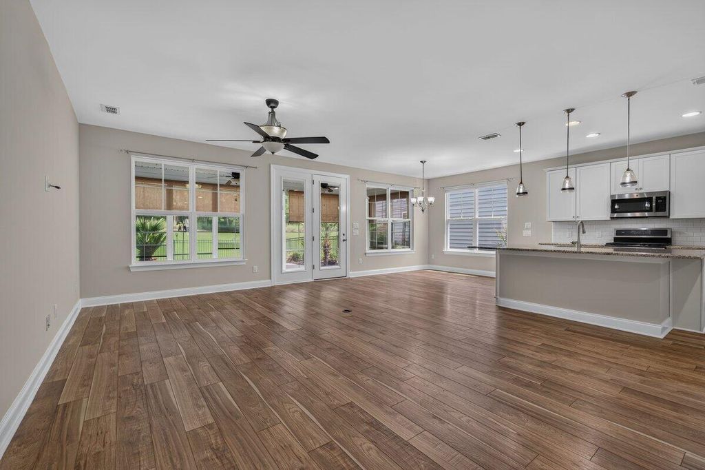 Image 18 of property listing at 220 Tupelo Lake Drive, Summerville, SC 29486