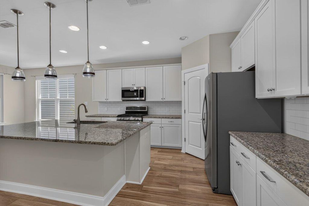 Image 20 of property listing at 220 Tupelo Lake Drive, Summerville, SC 29486