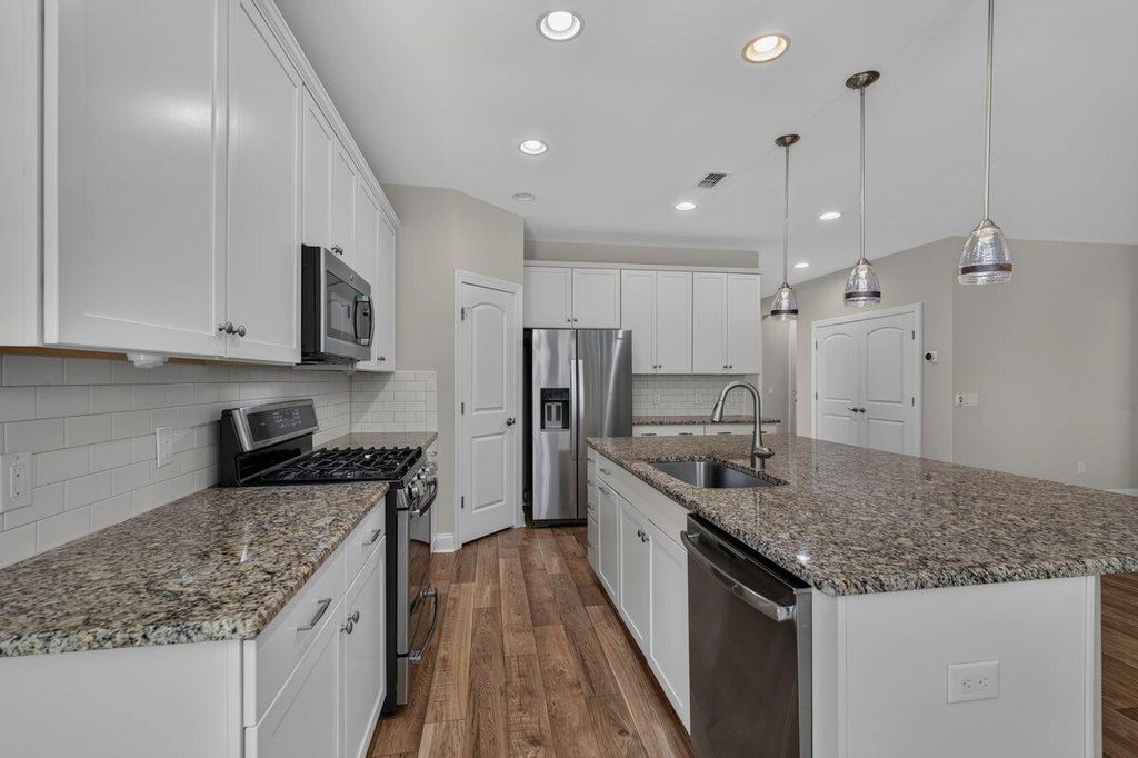 Image 21 of property listing at 220 Tupelo Lake Drive, Summerville, SC 29486