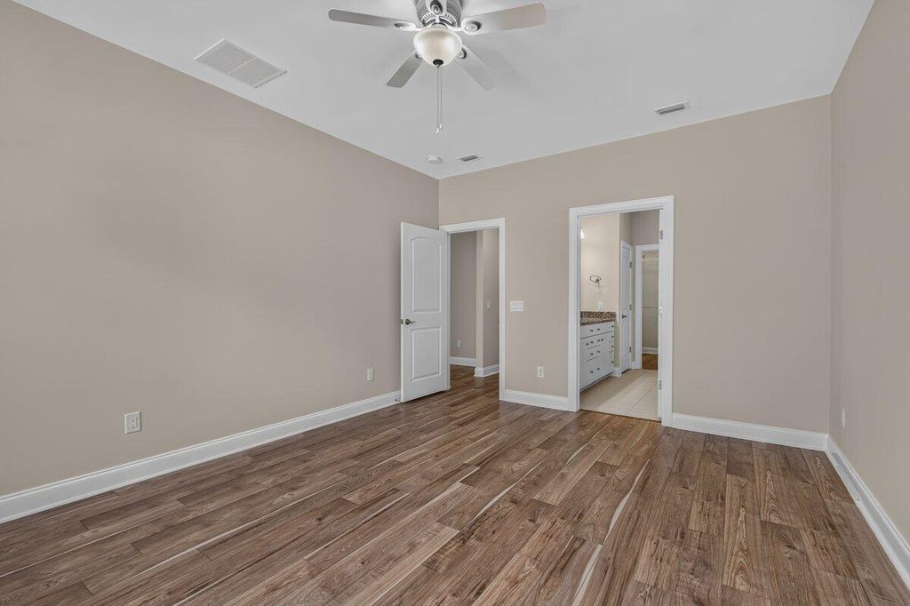 Image 26 of property listing at 220 Tupelo Lake Drive, Summerville, SC 29486