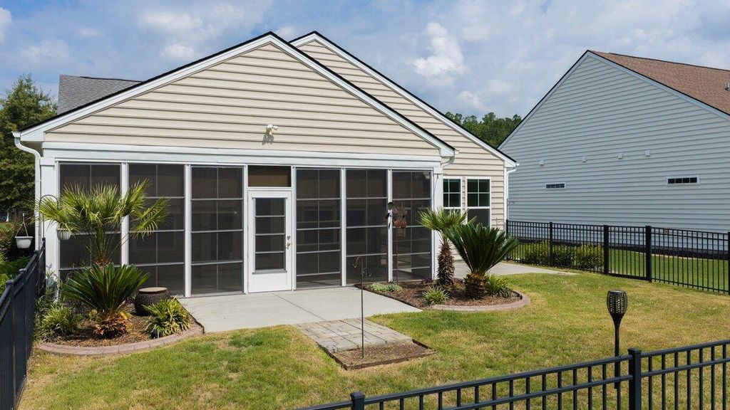 Image 34 of property listing at 220 Tupelo Lake Drive, Summerville, SC 29486
