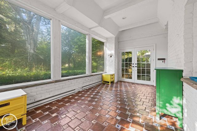 242 Lewiston Road, Grosse Pointe Farms, MI 48236