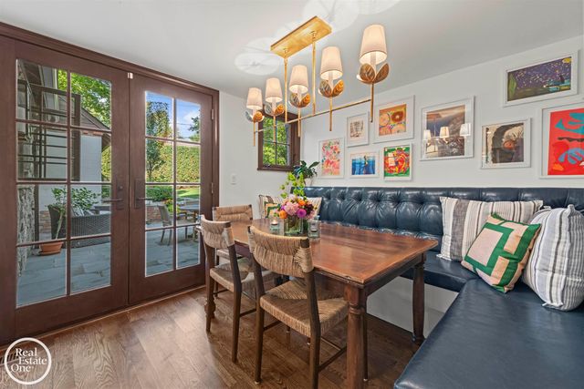 242 Lewiston Road, Grosse Pointe Farms, MI 48236