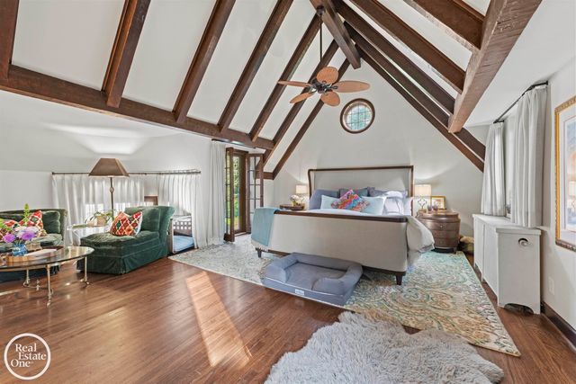 242 Lewiston Road, Grosse Pointe Farms, MI 48236