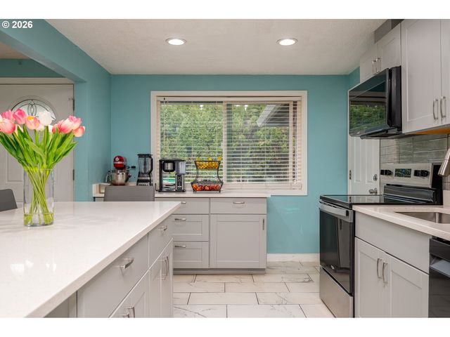 2022 Se 143RD Ave, Portland, OR 97233