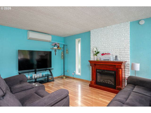 2022 Se 143RD Ave, Portland, OR 97233