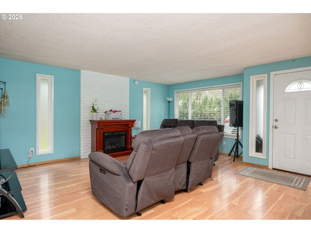 2022 Se 143RD Ave, Portland, OR 97233