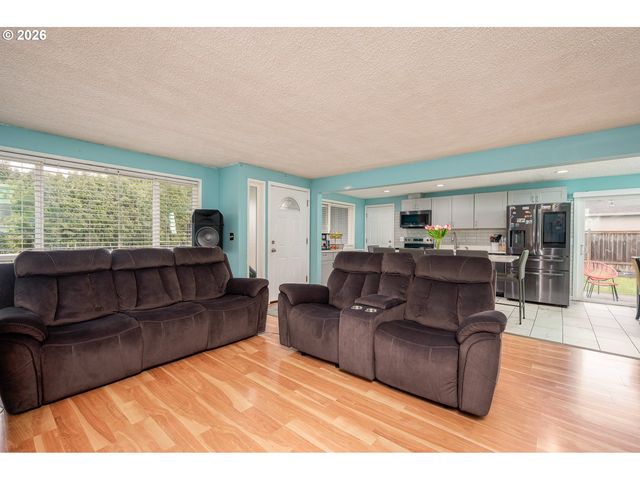 2022 Se 143RD Ave, Portland, OR 97233