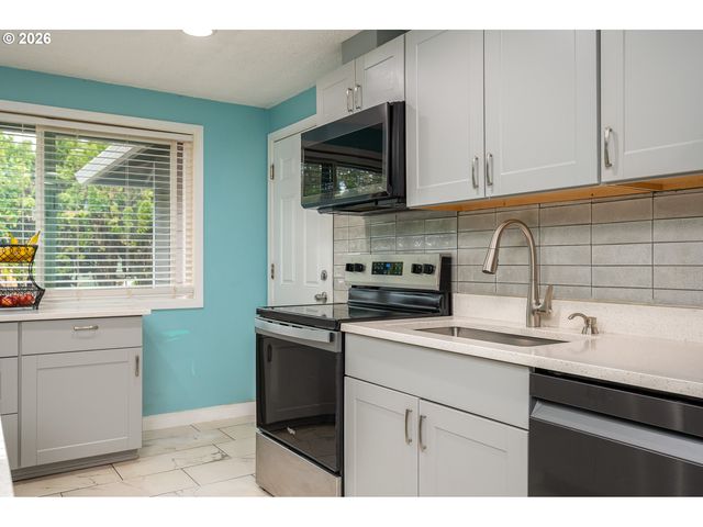 2022 Se 143RD Ave, Portland, OR 97233