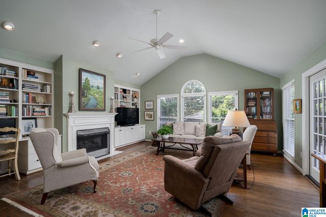 909 SHERIDAN DRIVE, Mountain Brook, AL 35213
