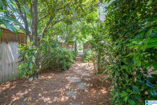 909 SHERIDAN DRIVE, Mountain Brook, AL 35213