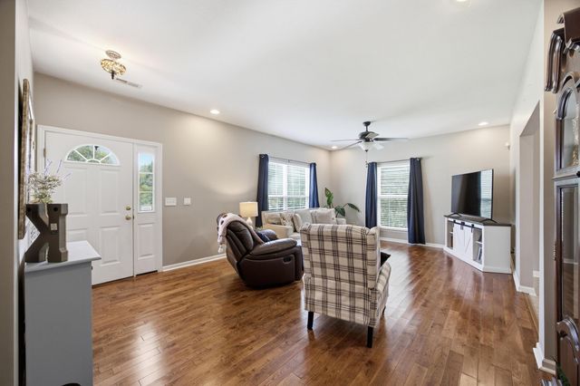 10439 Sovereign Pointe Drive, Soddy Daisy, TN 37379