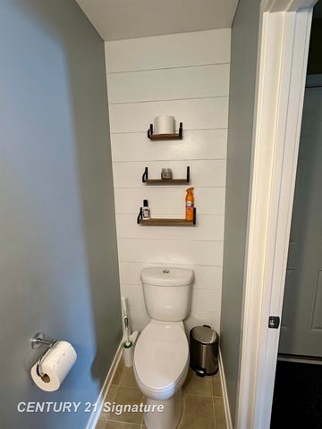 6135 Kingsbury Court, Allendale, MI 49401