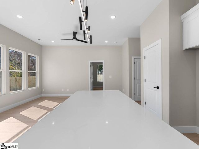 367 College Street, Spartanburg, SC 29303