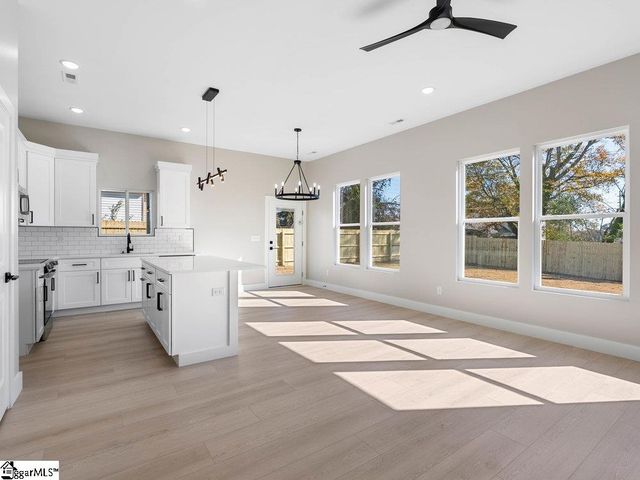 367 College Street, Spartanburg, SC 29303