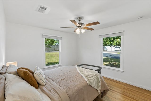 714 NW 6th Street, Grand Prairie, TX 75050