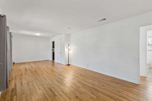 714 NW 6th Street, Grand Prairie, TX 75050
