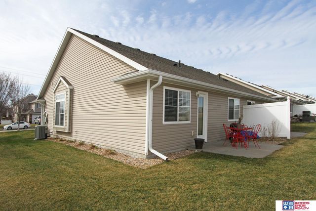 8976 Broken Spoke Drive, Lincoln, NE 68507