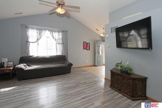 8976 Broken Spoke Drive, Lincoln, NE 68507