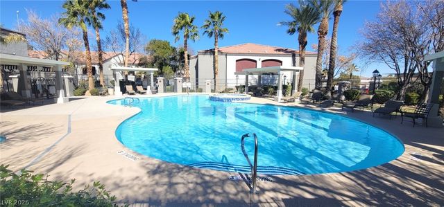 950 SEVEN HILLS Drive 122, Henderson, NV 89052