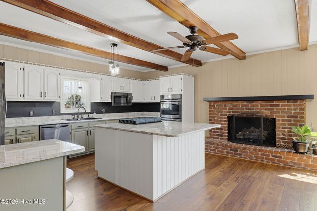 607 Cape Fear Boulevard, Carolina Beach, NC 28428