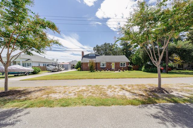 607 Cape Fear Boulevard, Carolina Beach, NC 28428