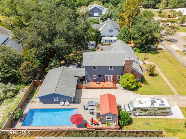 607 Cape Fear Boulevard, Carolina Beach, NC 28428