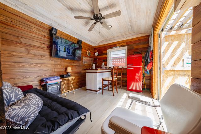 607 Cape Fear Boulevard, Carolina Beach, NC 28428