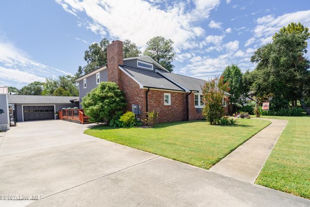 607 Cape Fear Boulevard, Carolina Beach, NC 28428