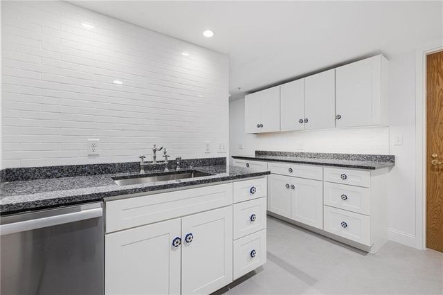 53 Conanicus Avenue 3A, Jamestown, RI 02835