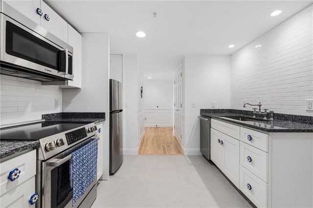 53 Conanicus Avenue 3A, Jamestown, RI 02835