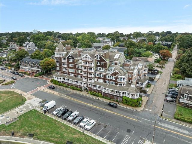 53 Conanicus Avenue 3A, Jamestown, RI 02835