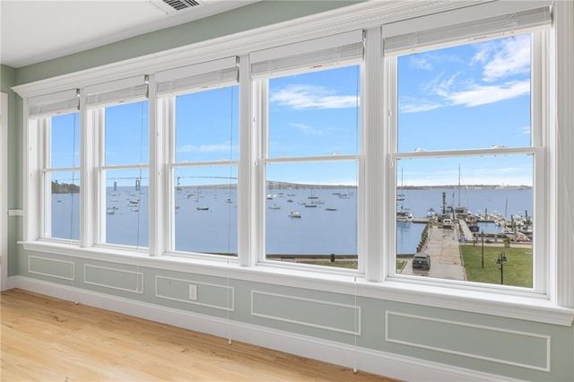 53 Conanicus Avenue 3A, Jamestown, RI 02835