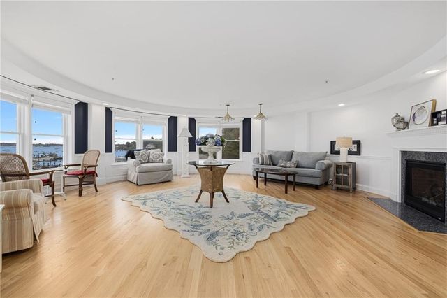 53 Conanicus Avenue 3A, Jamestown, RI 02835