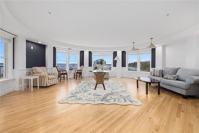53 Conanicus Avenue 3A, Jamestown, RI 02835