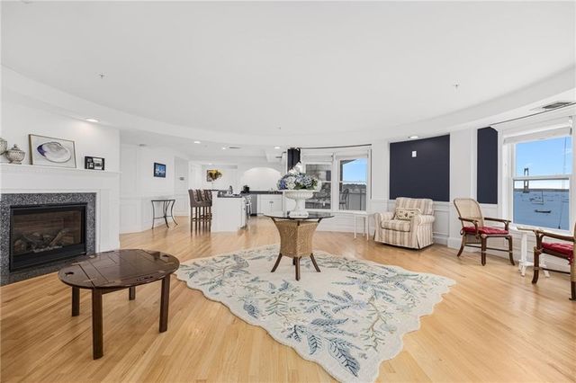 53 Conanicus Avenue 3A, Jamestown, RI 02835