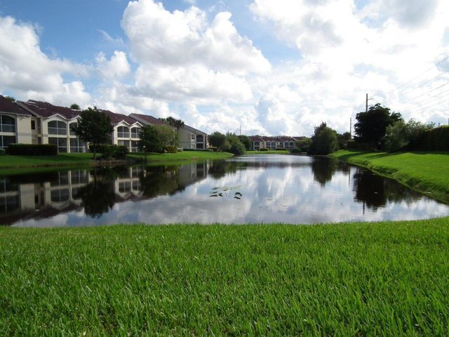 815 W Boynton Beach Boulevard 10-103, Boynton Beach, FL 33426