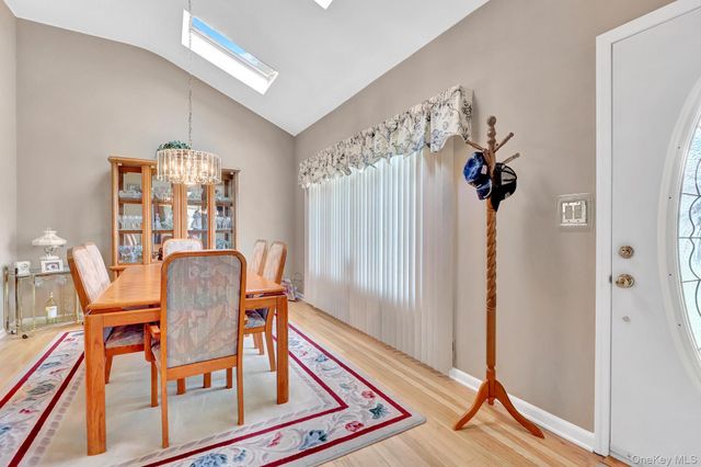820 N Hamilton Avenue, Lindenhurst, NY 11757